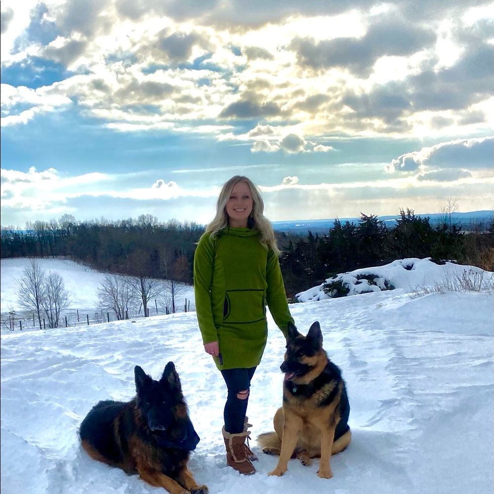 Meet your Posher, Carlee!